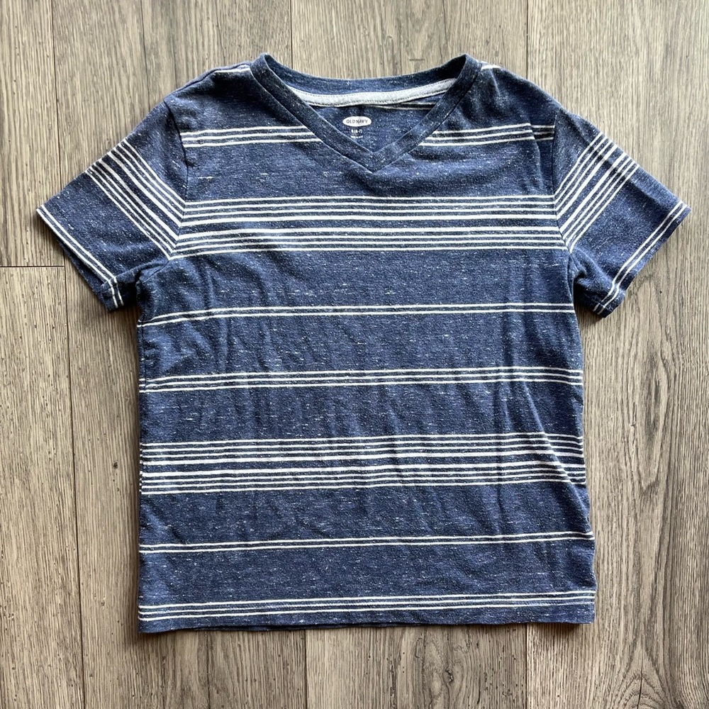 Old Navy Boy’s Short Sleeve Soft V-Neck Tee T-Shirt Blue White Stripes Small 6/7